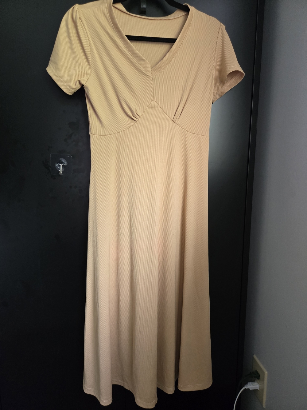 Classic V-Neck Short Sleeve Dress in Beige Xs